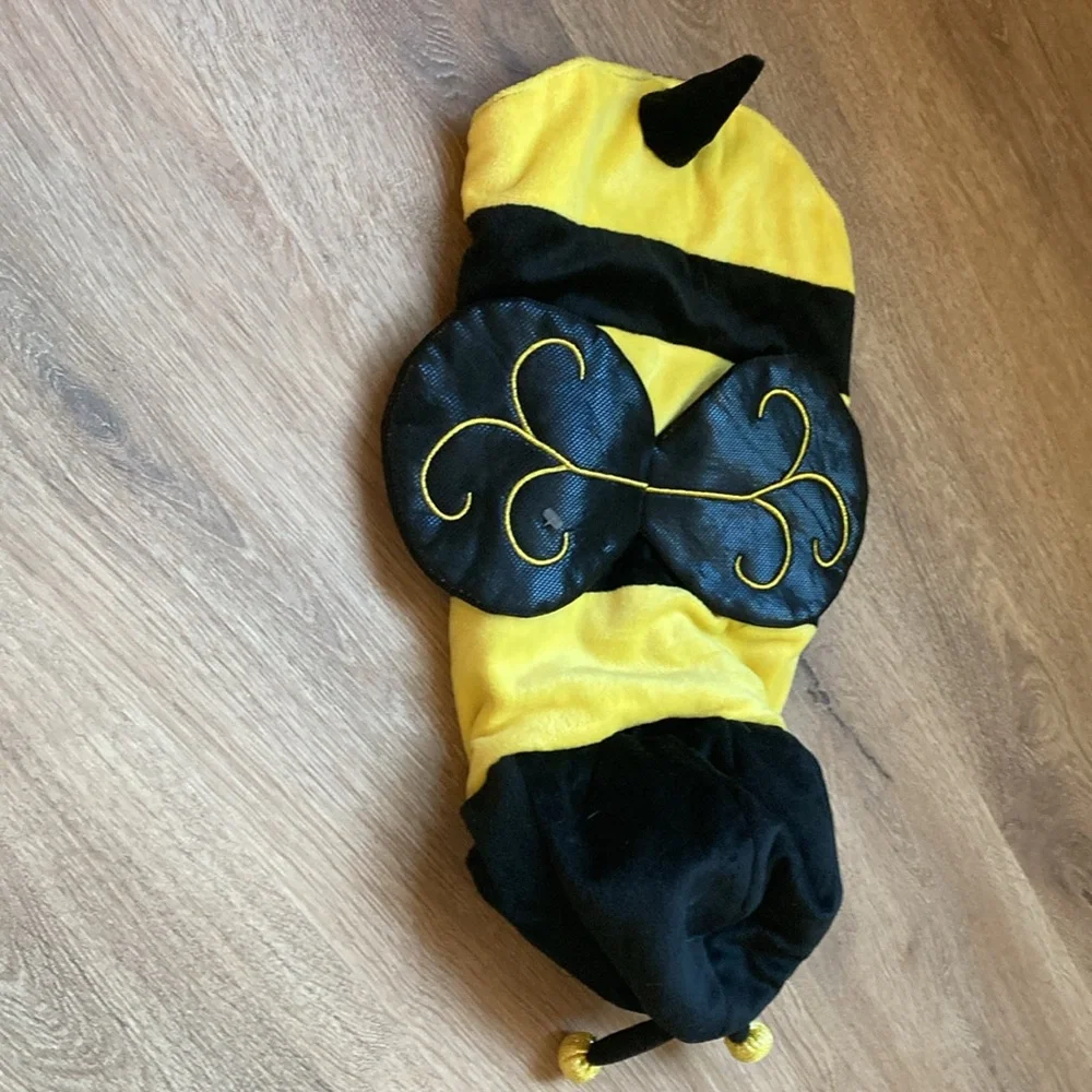 Small dog Halloween bumblebee costume, new